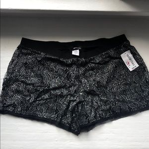 🎁 NWT LAMade black and silver lace shorts, size M